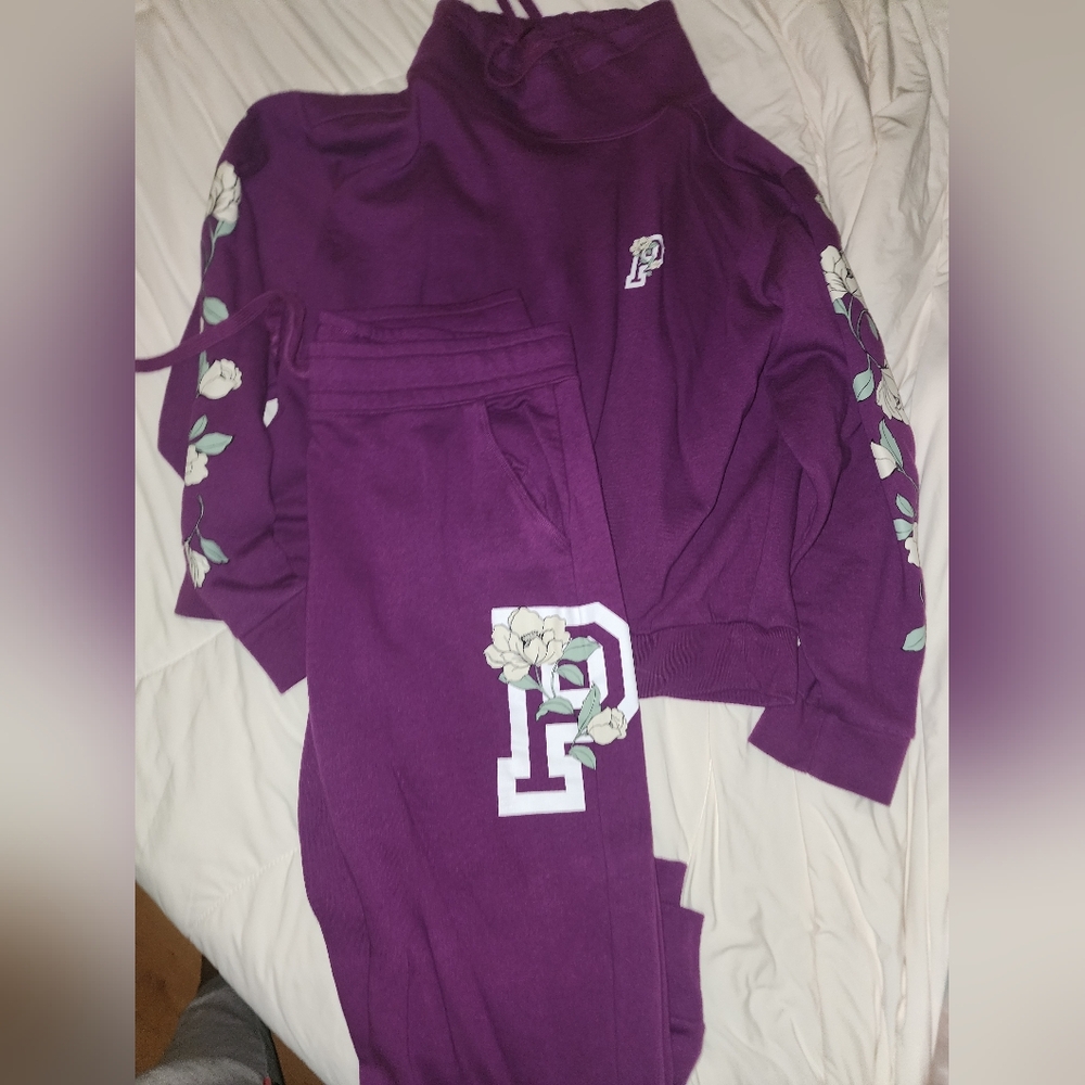 PINK sweatsuit